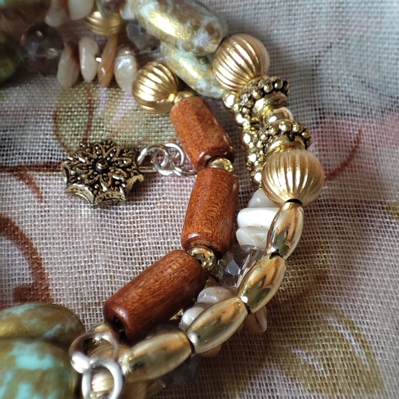 Memory Wire Gold Veined Faux Turquoise Tumbled Stone Faceted Crystal Bracelet - Picture 5 of 7